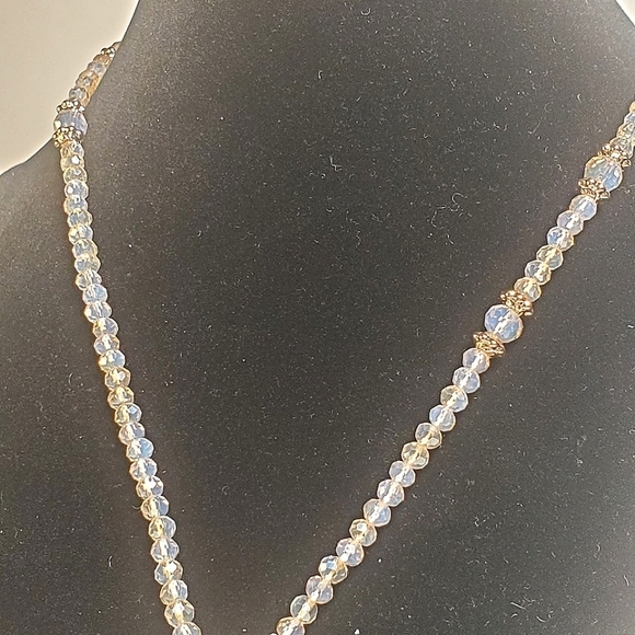 Druzy Quartz Pendant on 14" Neclace with Sparkly Champagne Pink Glass Beads NWT - Picture 5 of 8